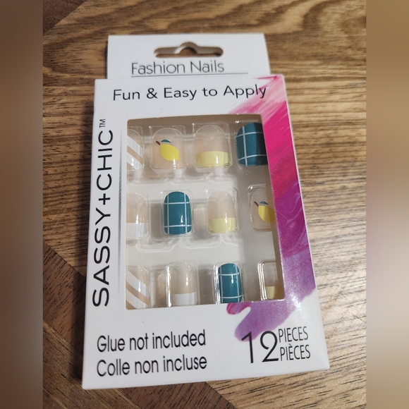 3 for $12 !! Fashion Nails - Blue and Yellow with Lemons - Picture 1 of 2